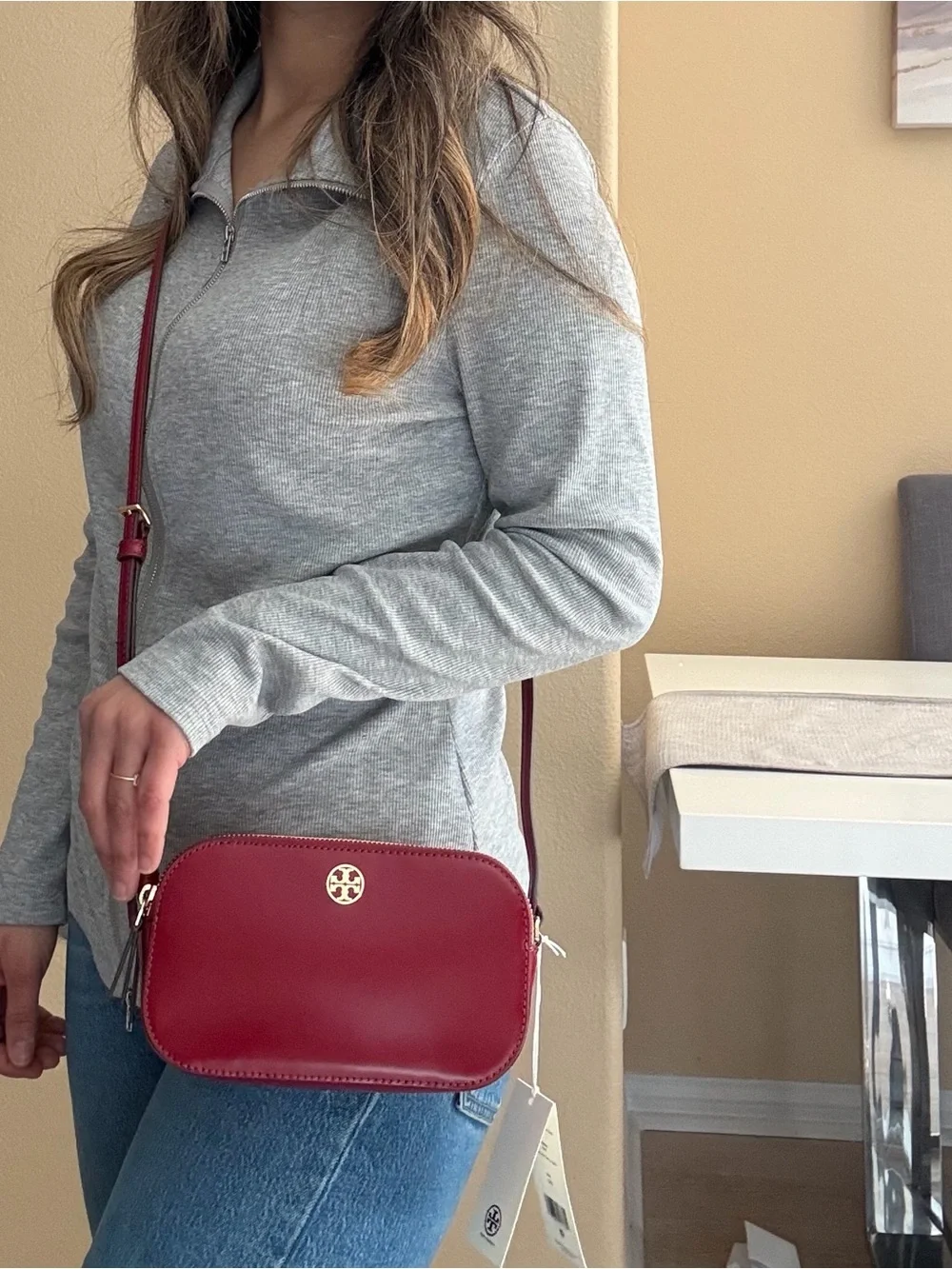 NWT , tory burch smooth camera crossbody bag bartlett red 176890 $425